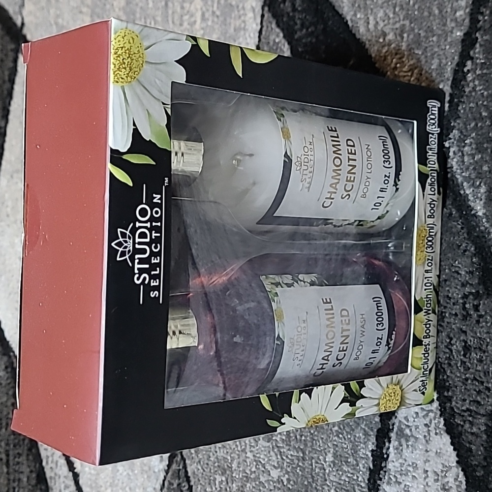 STUDIO SELECTION CHAMOMILE SCENTED BODY WASH & LOTION GIFT SET